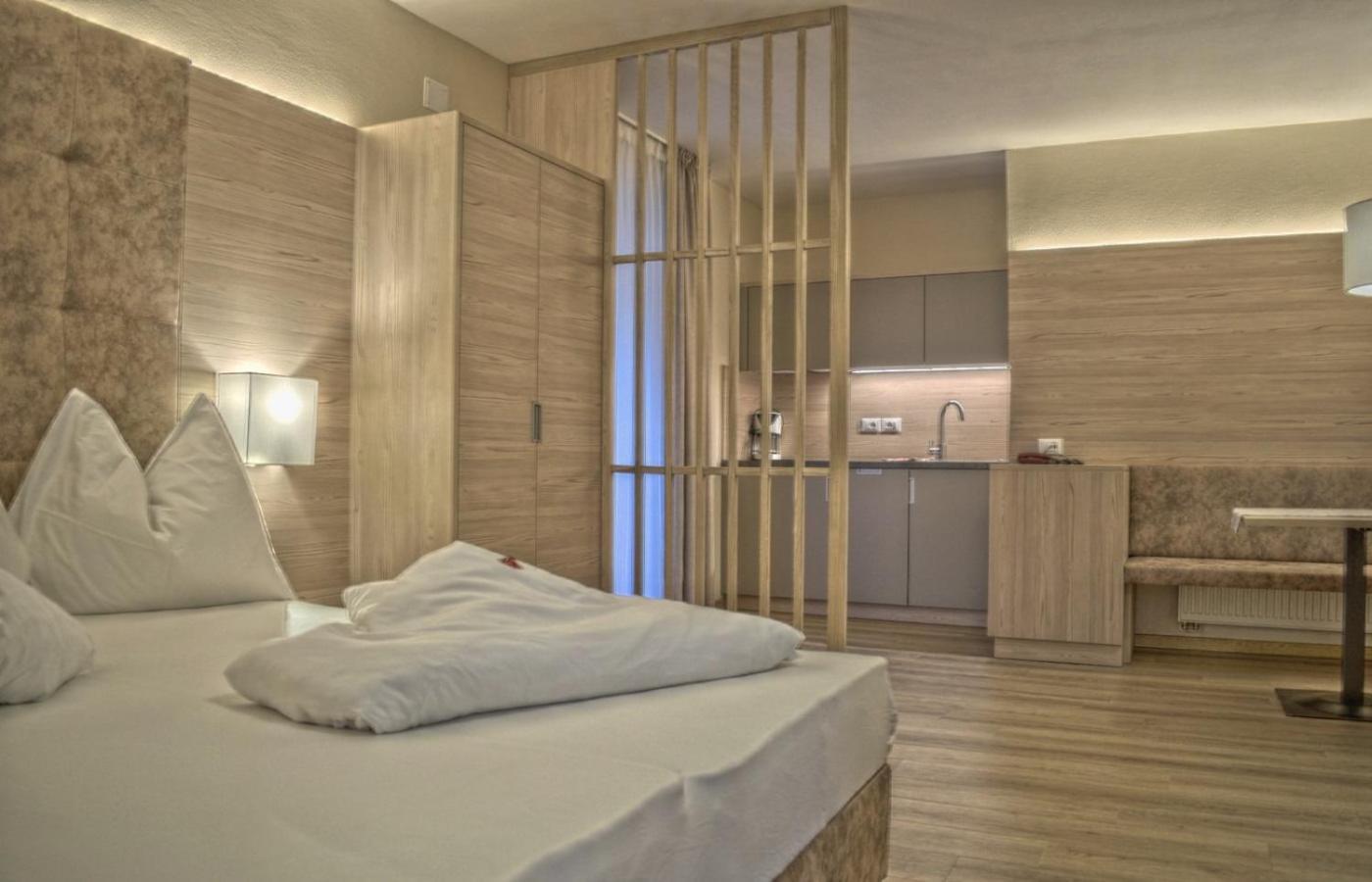 B&B Boutique Hotel Burgund 파르치네스 외부 사진