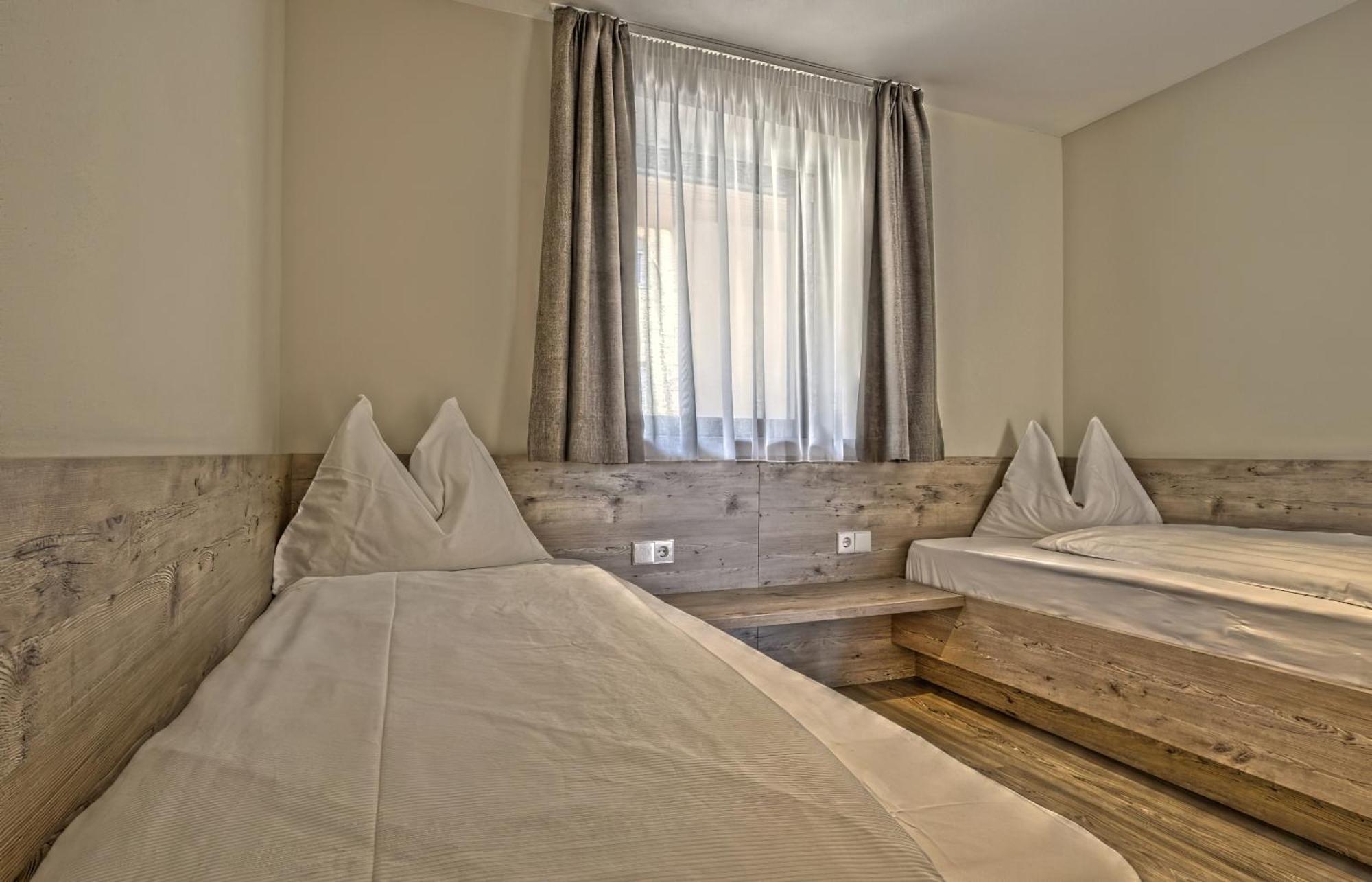 B&B Boutique Hotel Burgund 파르치네스 외부 사진