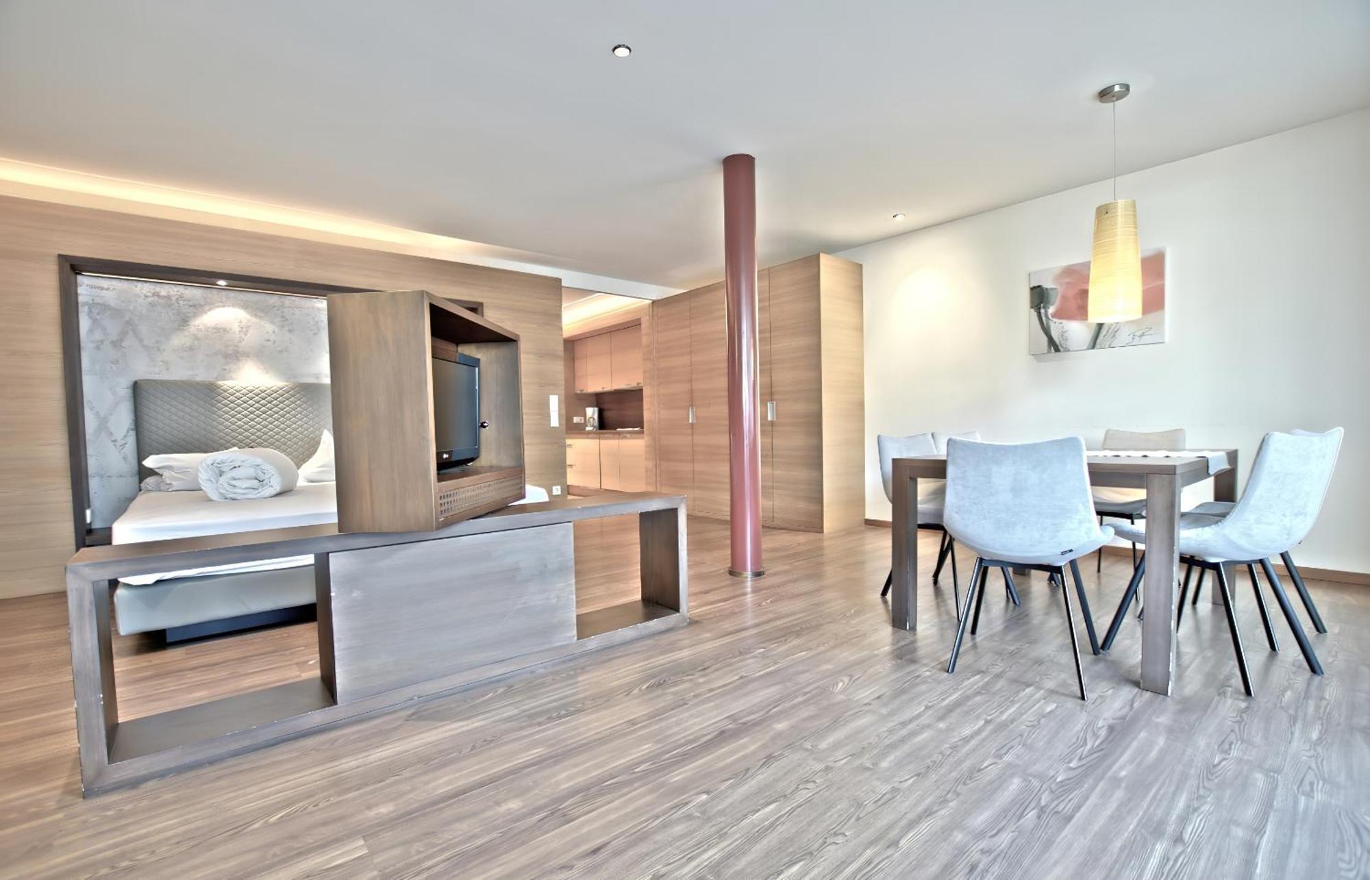 B&B Boutique Hotel Burgund 파르치네스 외부 사진