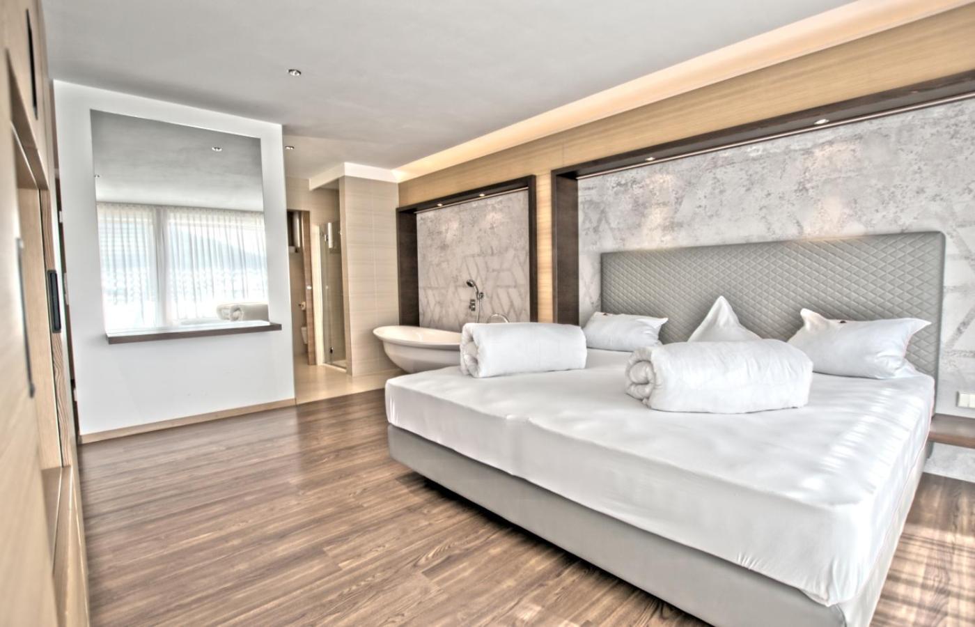 B&B Boutique Hotel Burgund 파르치네스 외부 사진