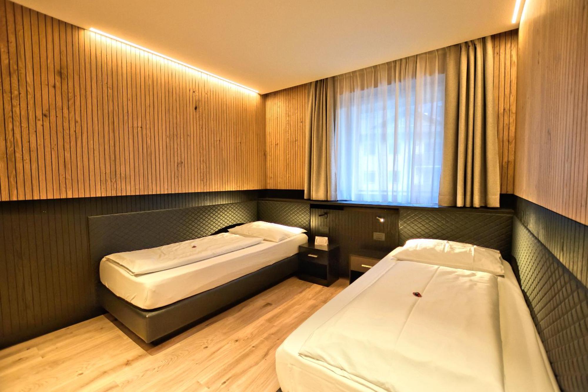 B&B Boutique Hotel Burgund 파르치네스 외부 사진